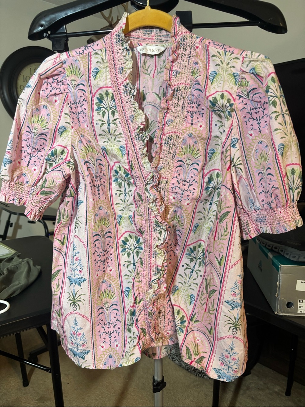 crown & ivy Pink Botanical Ruffle Front Puff Sleeve Blouse